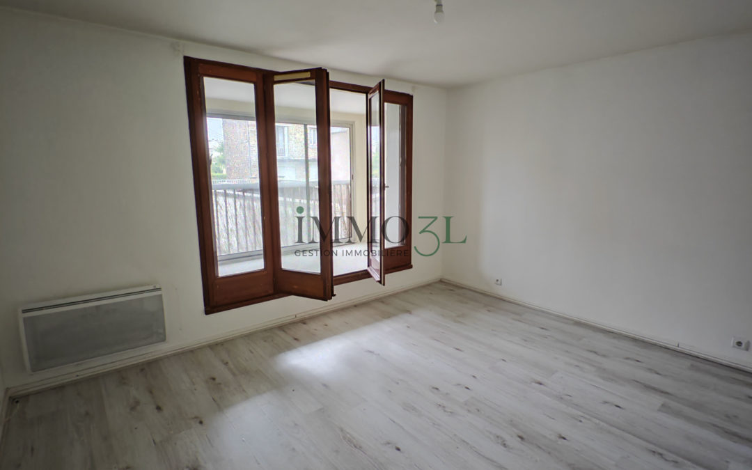 Location appartement, 2 pièces, MONTREUIL, 825.00 €/mois c.c