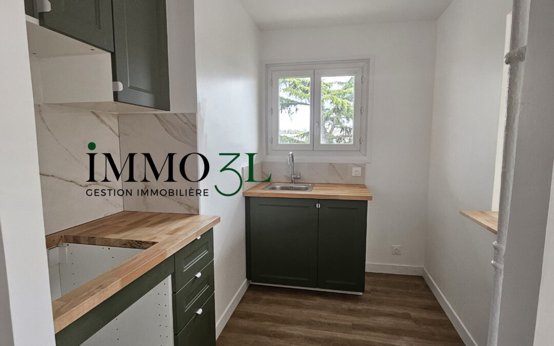 PAVILLONS SOUS BOIS, 2 pièces, 950,00 €uros c.c / mois